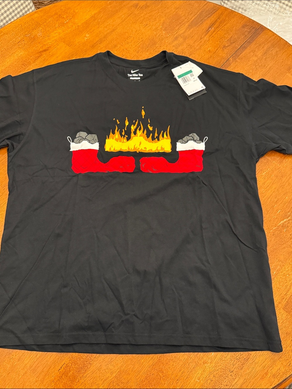 NEW NIKE LEBRON JAMES "Stocking Stuffer Tee" MEN'S BLACK T-SHIRT XL IH8550-045